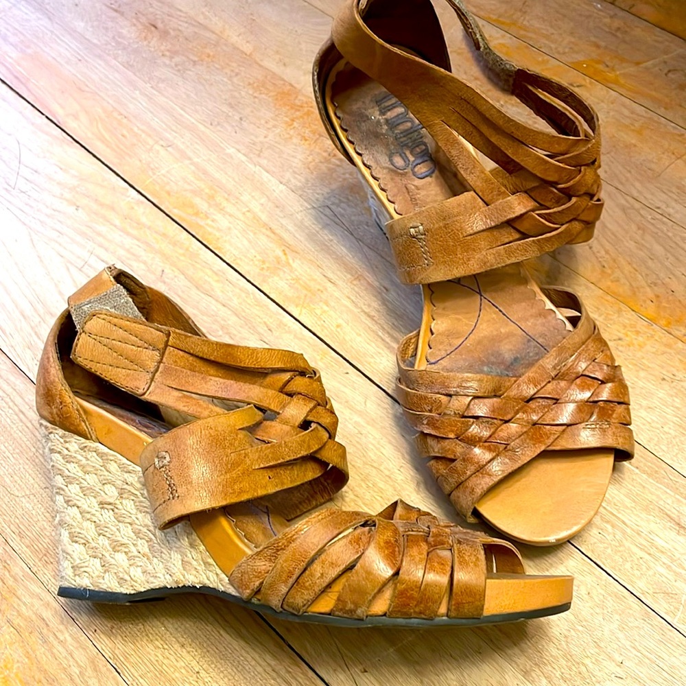 Indigo by Clark’s. Tan wedge heels. Size 8.5